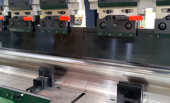 同步雙機(jī)無縫折彎